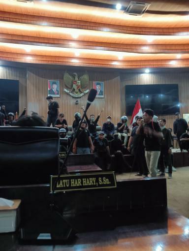 Seruan Perlawanan Batalkan UU TNI